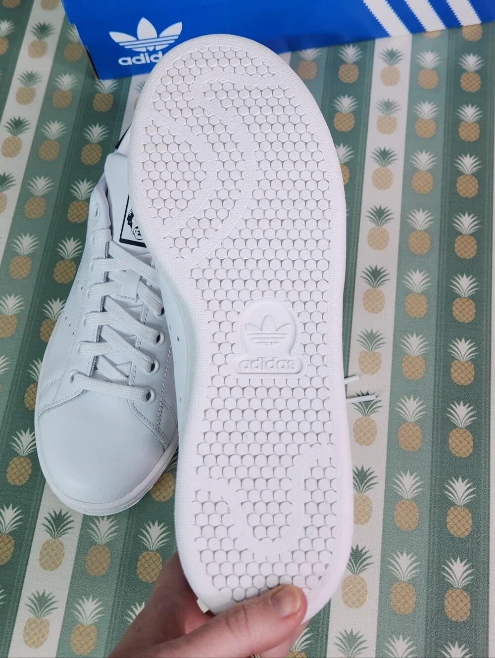 Adidas Stan Smith White Sneakers with Navy Heel